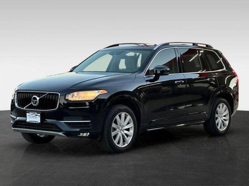 2016 Volvo XC90 T6 Momentum
