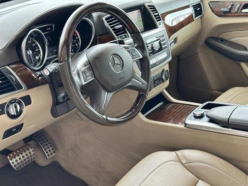 White 2015 Mercedes-Benz M-Class ML 400