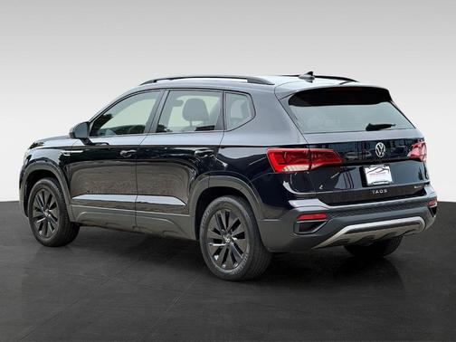 Deep Black Pearl Effect 2022 Volkswagen Taos 1.5T S