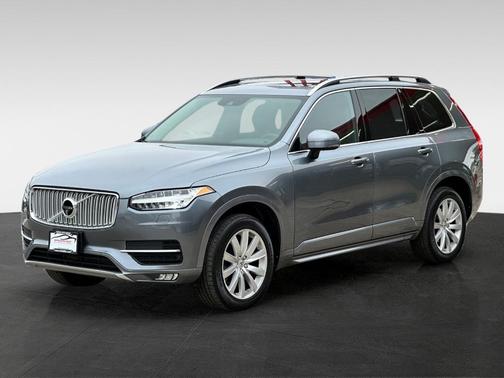 2016 Volvo XC90 T6 Momentum