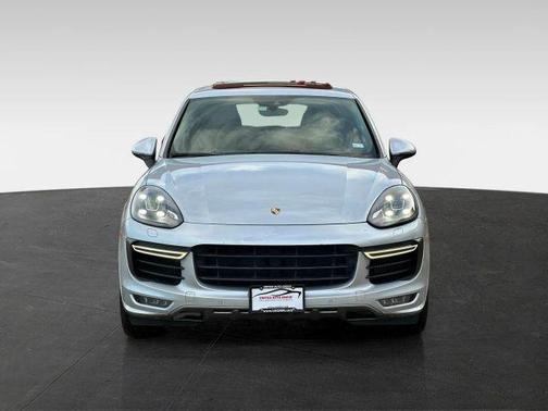 2016 Porsche Cayenne GTS