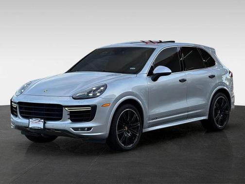2016 Porsche Cayenne GTS