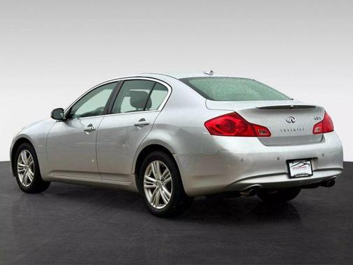 2010 INFINITI G37x Base