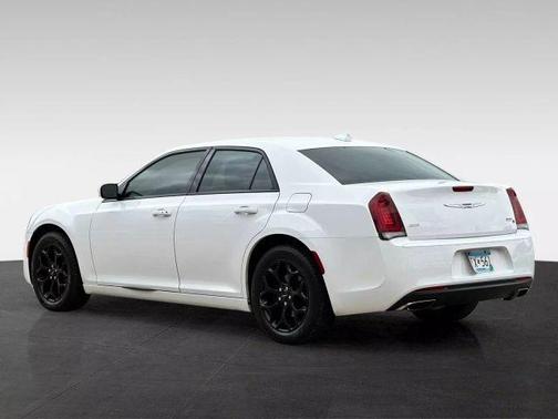 2016 Chrysler 300 S