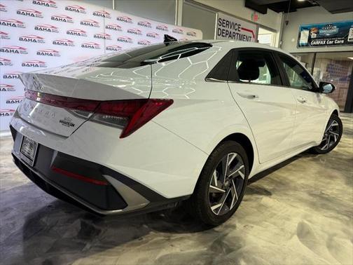 2025 Hyundai ELANTRA SEL