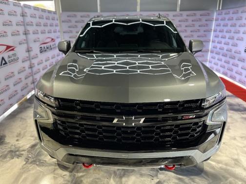 Sterling Gray Metallic 2024 Chevrolet Suburban 4WD Z71