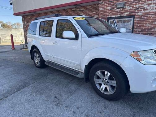 2009 Nissan Pathfinder SE