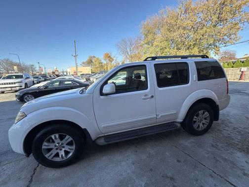 2009 Nissan Pathfinder SE