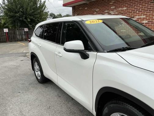 2021 Toyota Highlander LE