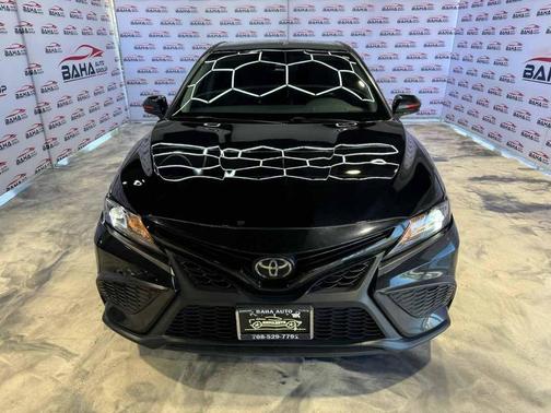 Midnight Black Metallic 2021 Toyota Camry SE