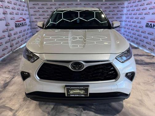 2020 Toyota Highlander LE