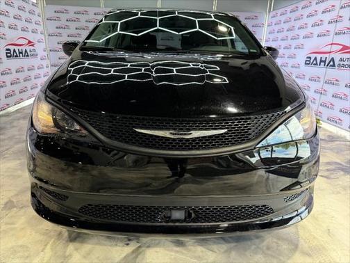 2024 Chrysler Voyager LX
