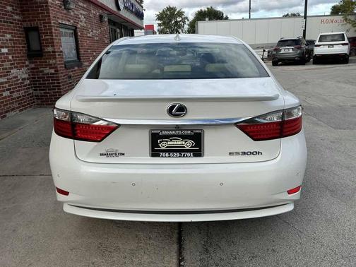 2015 Lexus ES 300h Base