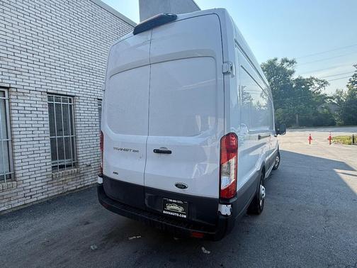 2022 Ford Transit-250 Base