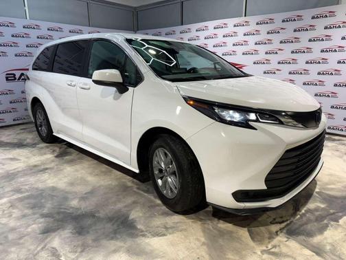 2024 Toyota Sienna LE
