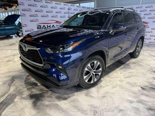 2022 Toyota Highlander Hybrid XLE