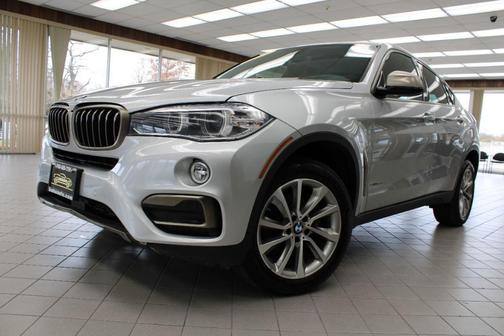 Photo 3 of 32 of 2017 BMW X6 xDrive35i