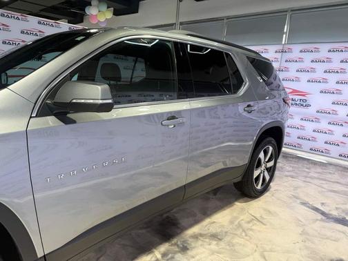 Sterling Gray Metallic 2023 Chevrolet Traverse LT Leather