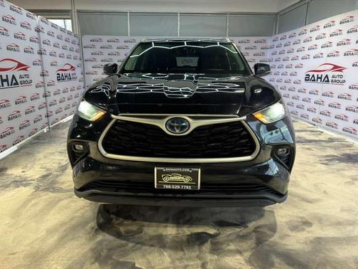 2022 Toyota Highlander Hybrid XLE