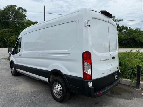 2022 Ford Transit-250 Base