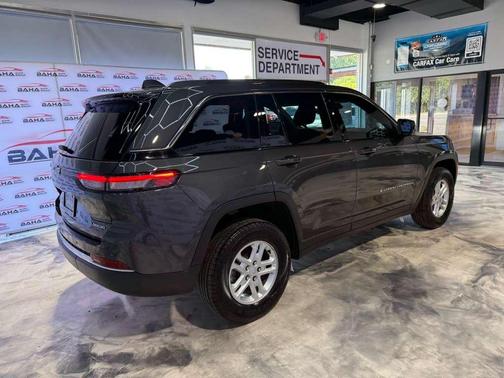 2022 Jeep Grand Cherokee Laredo