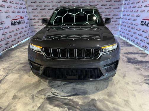 2022 Jeep Grand Cherokee Laredo