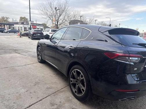 2021 Maserati Levante Base