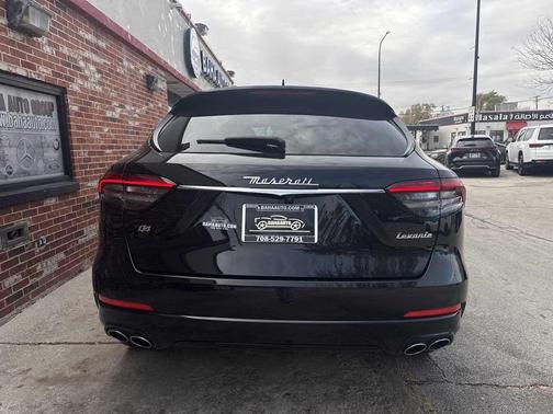 2021 Maserati Levante Base