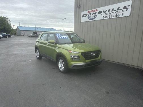 Apple Green 2023 Hyundai VENUE SE