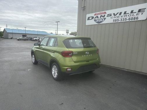 Apple Green 2023 Hyundai VENUE SE