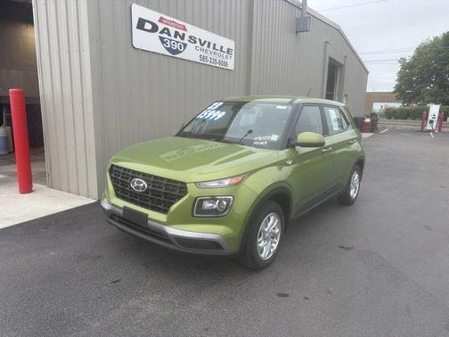 Apple Green 2023 Hyundai VENUE SE