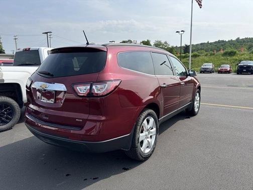 2017 Chevrolet Traverse LT