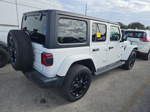 2022 Jeep Wrangler Unlimited 4xe Sahara