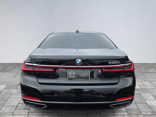 2021 BMW 740 740i
