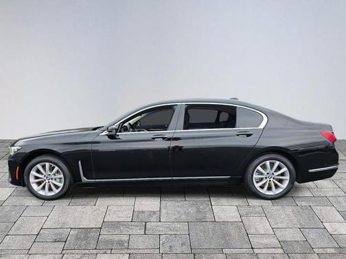 2021 BMW 740 740i