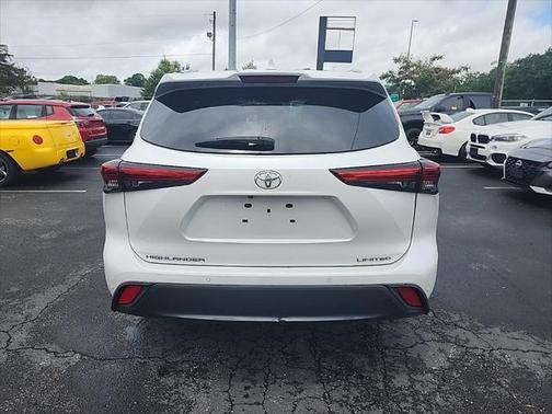 2022 Toyota Highlander Limited