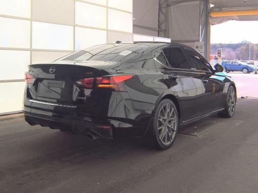 2023 Nissan Altima SR VC-Turbo FWD