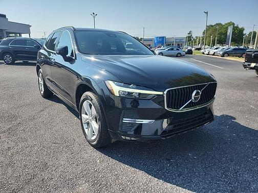 2022 Volvo XC60 B5 Momentum
