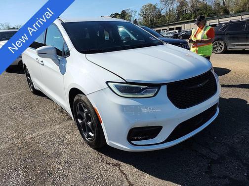 Bright White Clearcoat 2021 Chrysler Pacifica Hybrid Limited