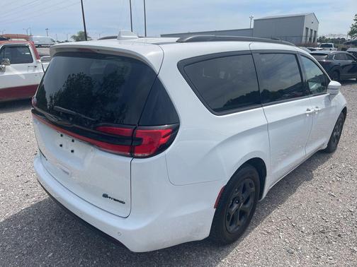 2021 Chrysler Pacifica Hybrid Limited