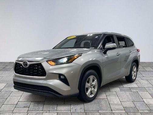 2023 Toyota Highlander LE