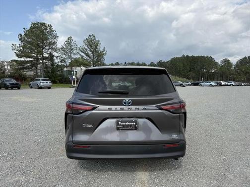 2022 Toyota Sienna XLE 7 Passenger