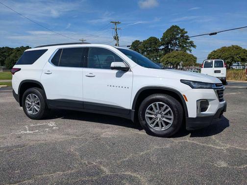 2022 Chevrolet Traverse LT Cloth