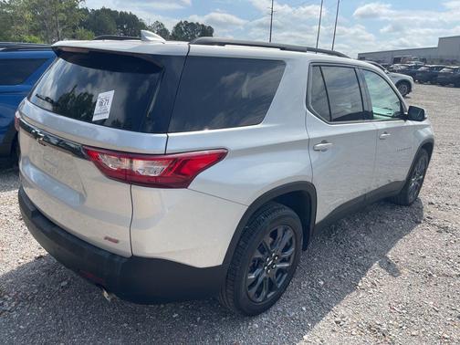 Silver Ice Metallic 2019 Chevrolet Traverse RS