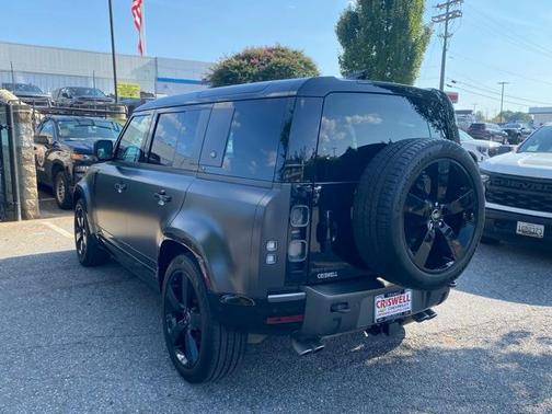 2023 Land Rover Defender 