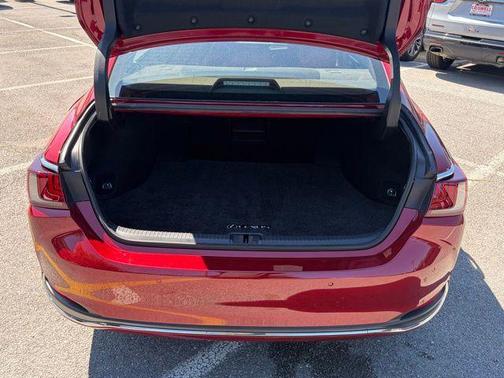 Matador Red Mica 2019 Lexus ES 300h Luxury
