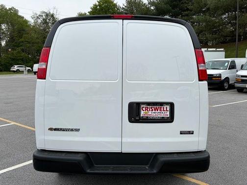 Summit White 2026 Chevrolet Express 3500 Work Van