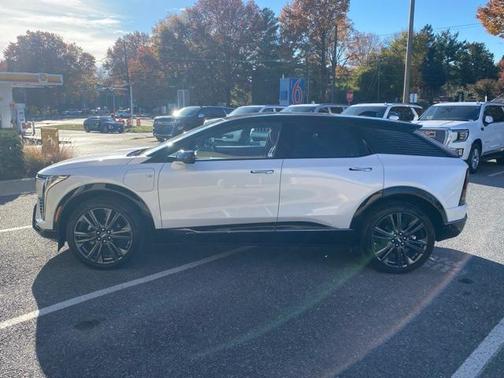 2025 Cadillac OPTIQ Sport