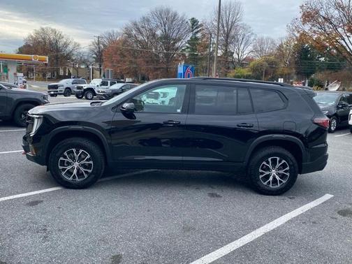 2025 GMC Acadia AT4