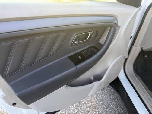 2011 Ford Taurus SEL